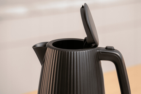 Czajnik elektryczny Kernau Basic BKSK 181 BK 2200W 1,7L STRIX styl loft