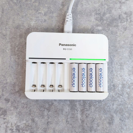 PANASONIC Eneloop ładowarka BQCC63 na 8 szt. bez