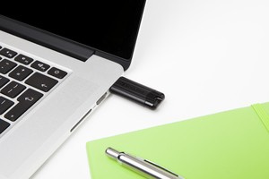 Pendrive VERBATIM PinStripe USB 3.0 Drive 16GB Black