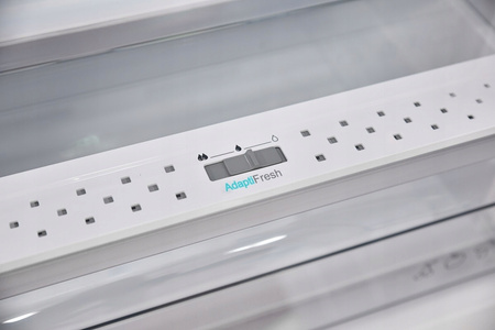 Lodówka wolnostojąca SHARP SJ-FBB04DTXSE 170cm